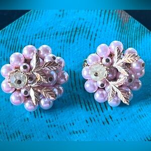 Vintage Japan signed Pink Pearl gold Tone Glam Clip on Earrings 1”
